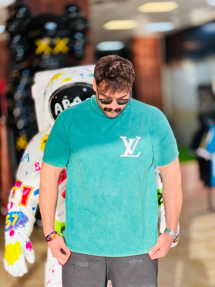تیشرت LV سنگ شور شده (1) تیشرت LV سنگ شور شده (1)